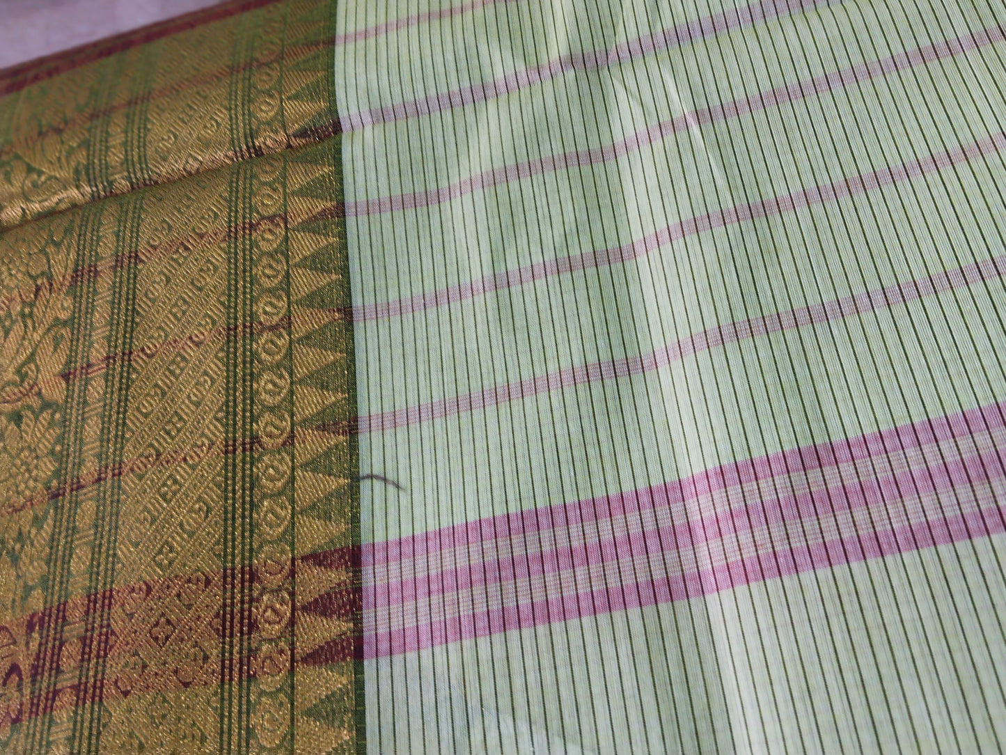 Pastel Pista Green Muthu Kattam pure cotton saree